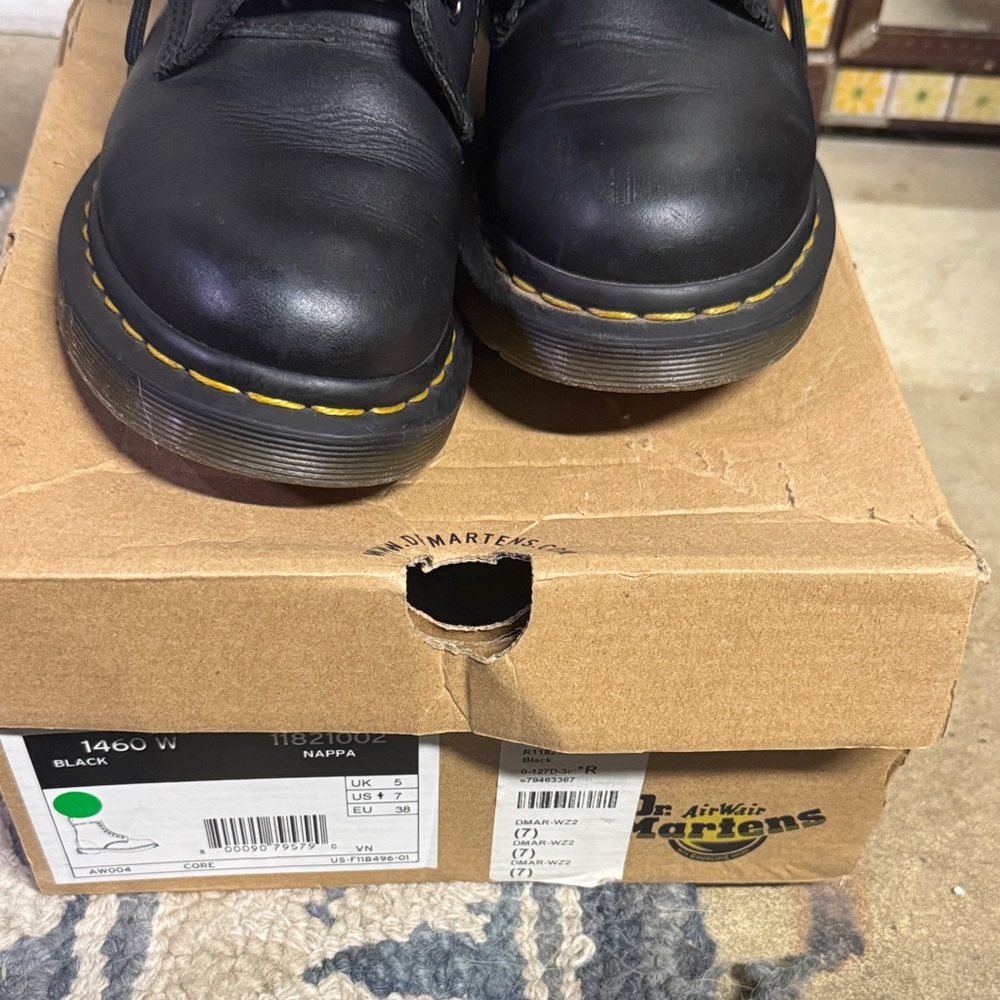 Dr.Marten black Leather Lace-Up Boots - Picture 8 of 10